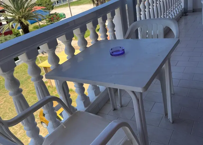 Dionysos Lägenhetshotell 3*