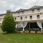 Dionysos شقة فندقية 3*