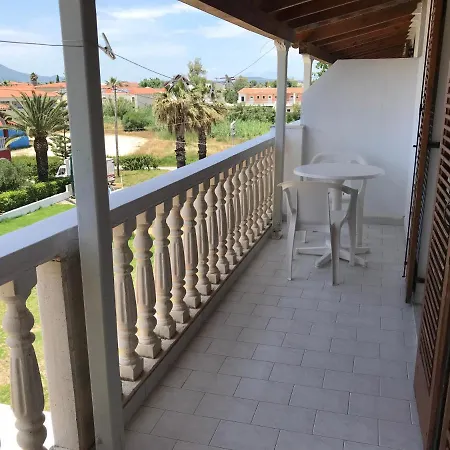 Aparthotel Dionysos 2*