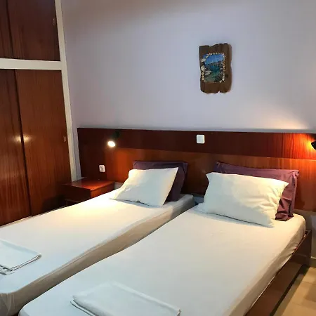 Dionysos Aparthotel 2*
