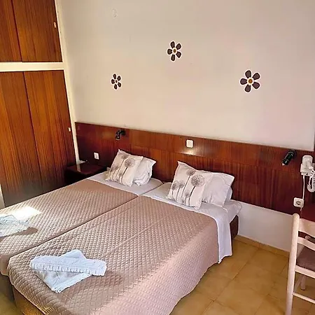 Dionysos Apartmanhotel