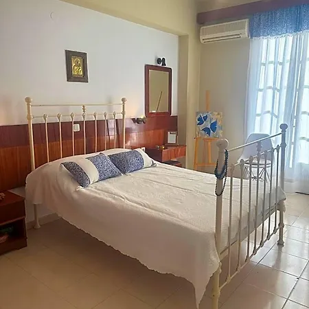 Dionysos Apartmanhotel Laganász
