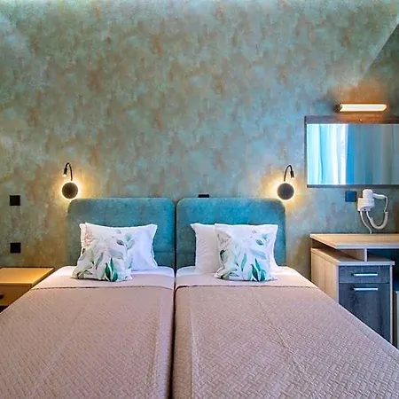 Dionysos Apartmanhotel