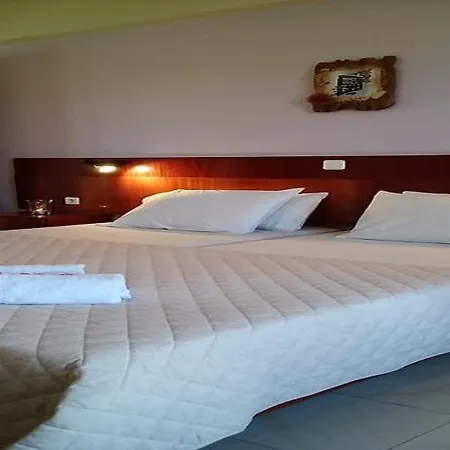 Aparthotel Dionysos 2*