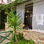Dionysos 3*