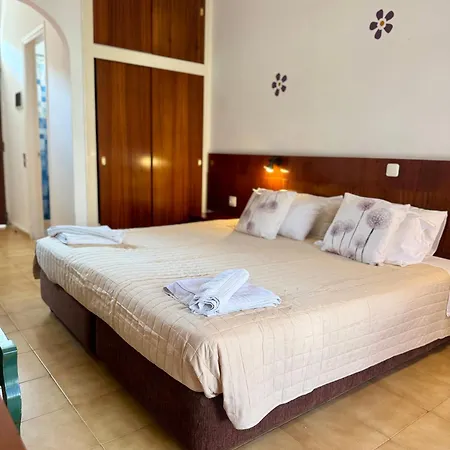 Hotel de apartamente Dionysos 3*