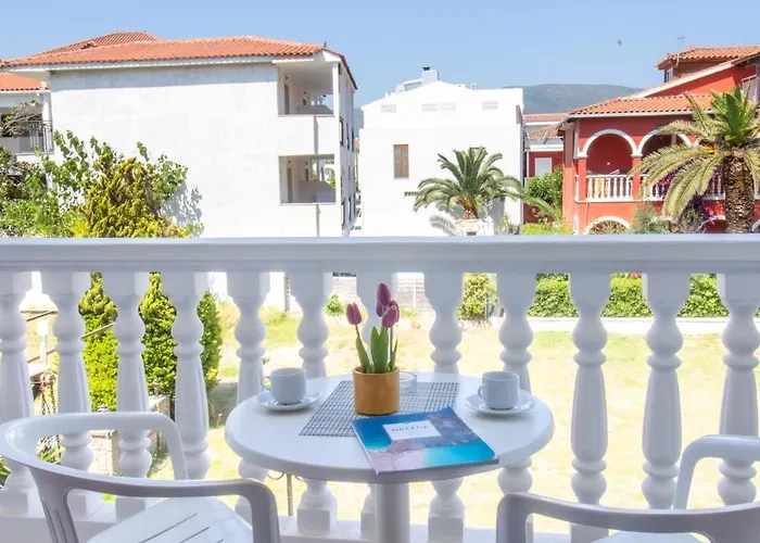 Dionysos Aparthotel 3*